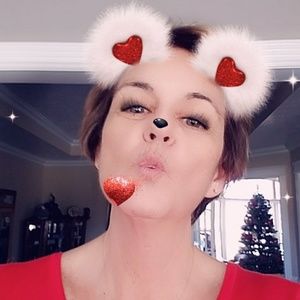 Meet your Posher, Debbie
